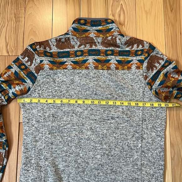 Simply southern women’s grey sweaters bear native tribal print size L - Picture 3 of 6